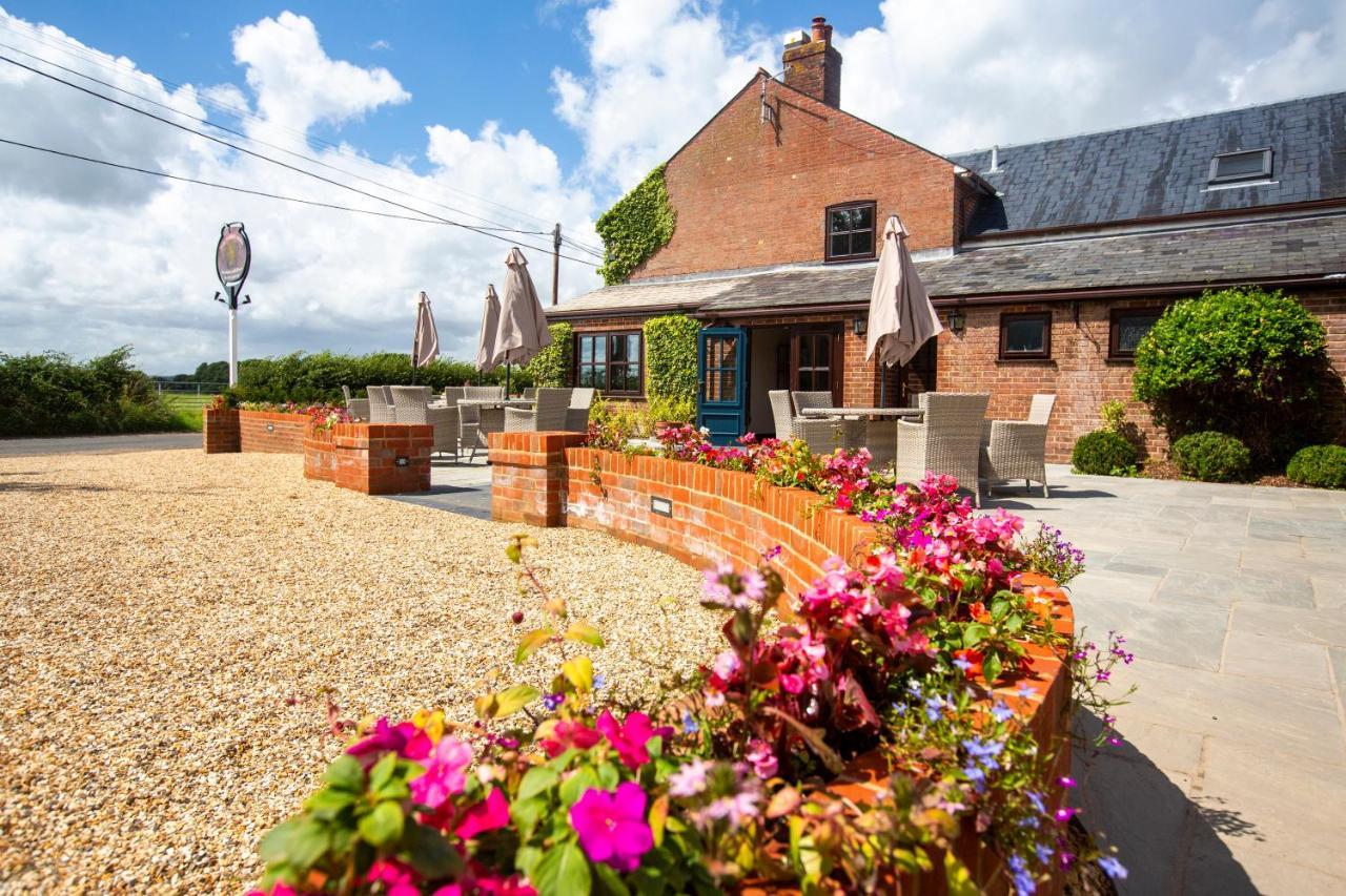 The Three Lions Hotel Fordingbridge Exterior photo